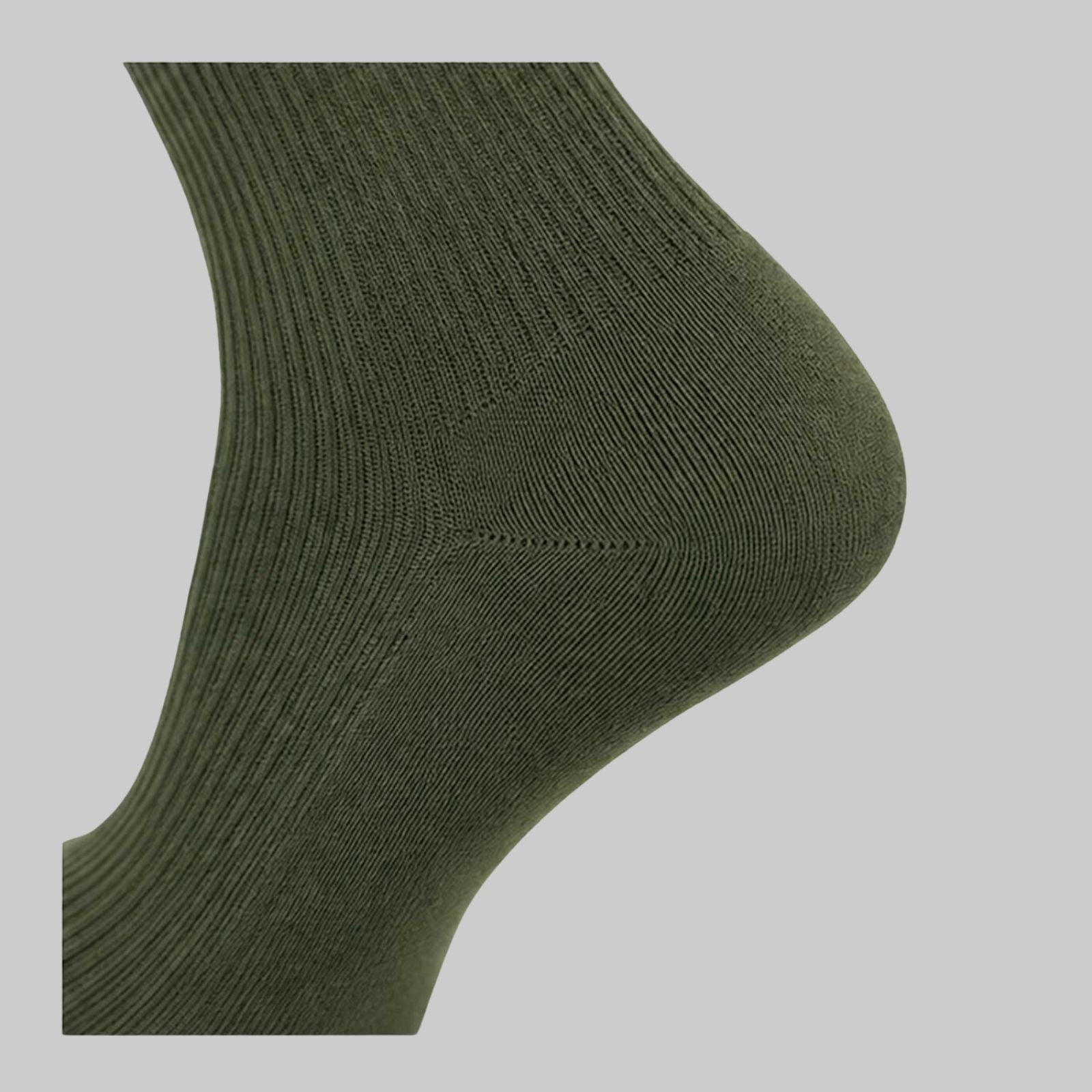 Zoom sur le talon renforcé des chaussettes Verjari Trail Dry offrant confort, maintien et résistance lors des longues randonnées et sorties outdoor.